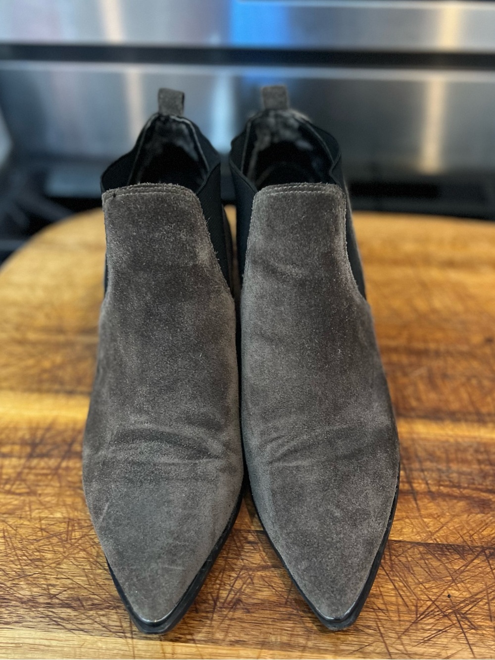 Marc Fisher LTD Yale Pointy Toe Suede Chelsea Boots Gray Taupe Size 10M 🥾